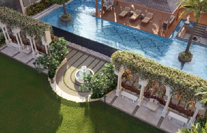 The Palace, Gandhinagar — palatial garden